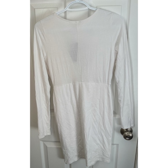 Guess NWT dress size medium - Picture 2 of 2